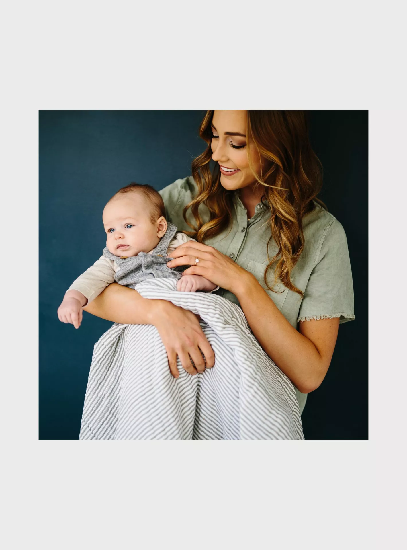 green-cotton-swaddle-4