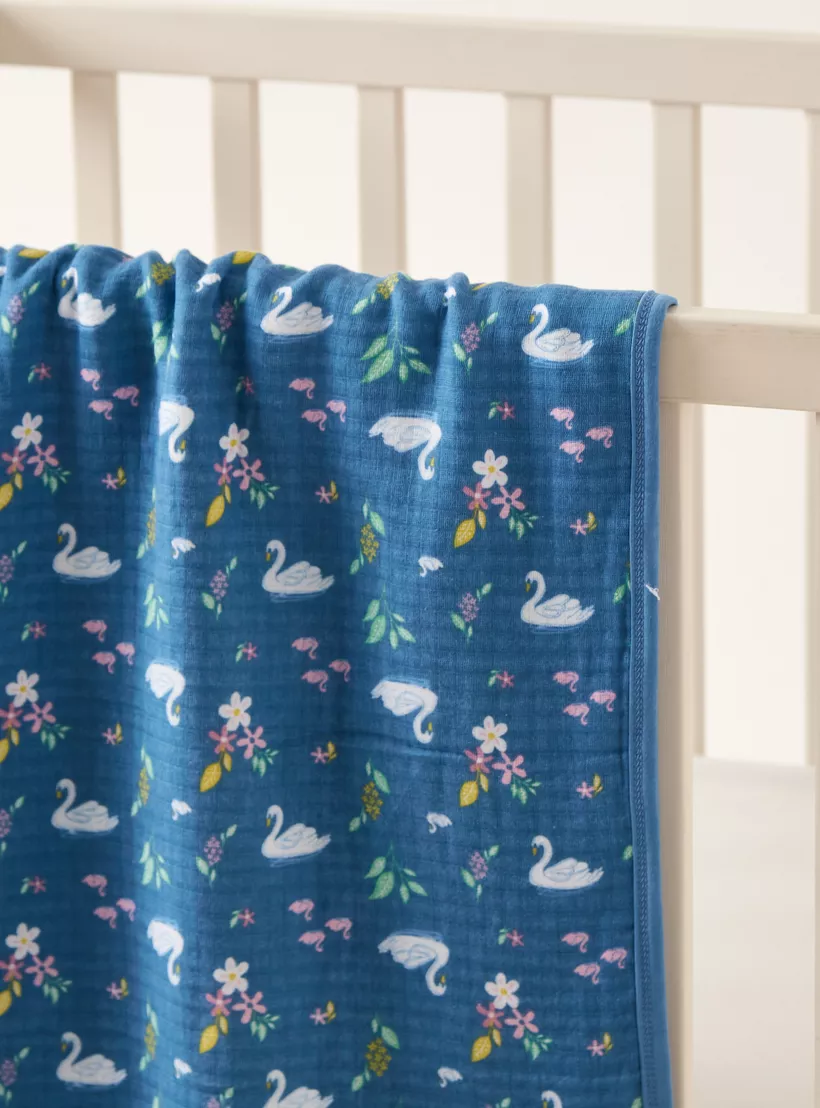 swan-house-blanket-2