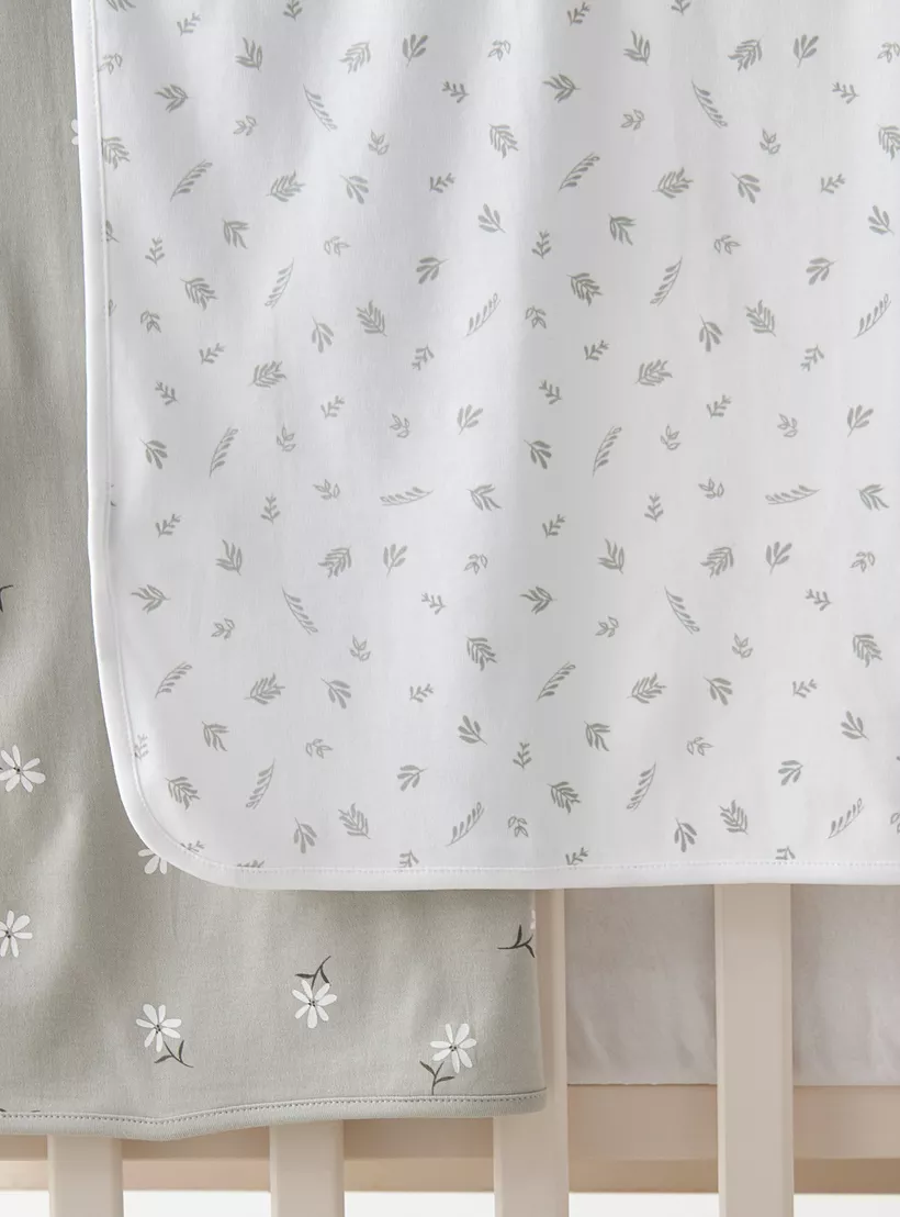 white-floral-blanket-juni-3