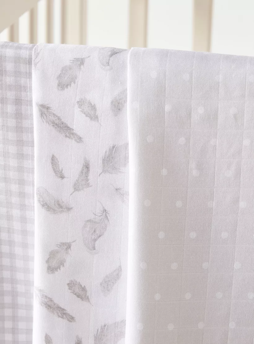 wrap-giggles-swaddles-2