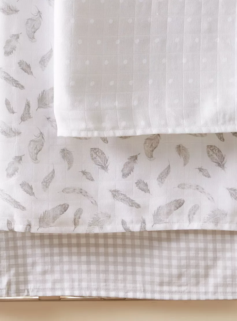 wrap-giggles-swaddles-3