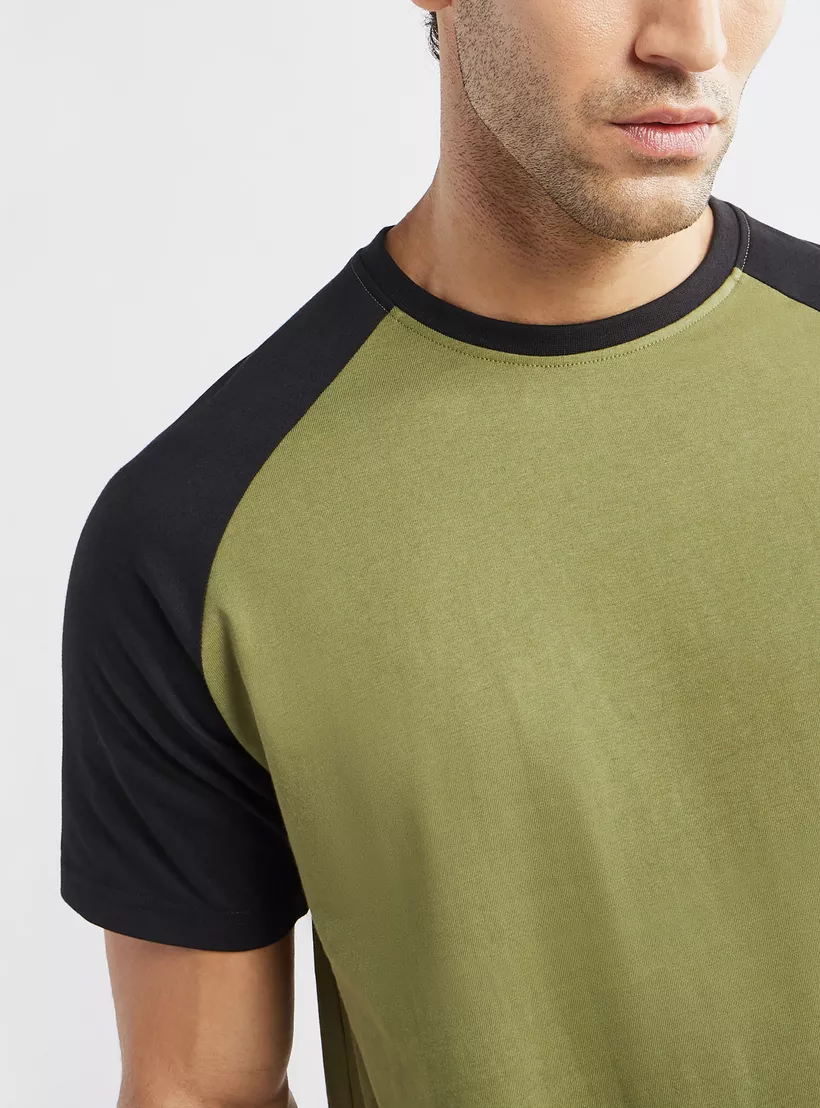Colourblock-T-shirt-olivegreen-3