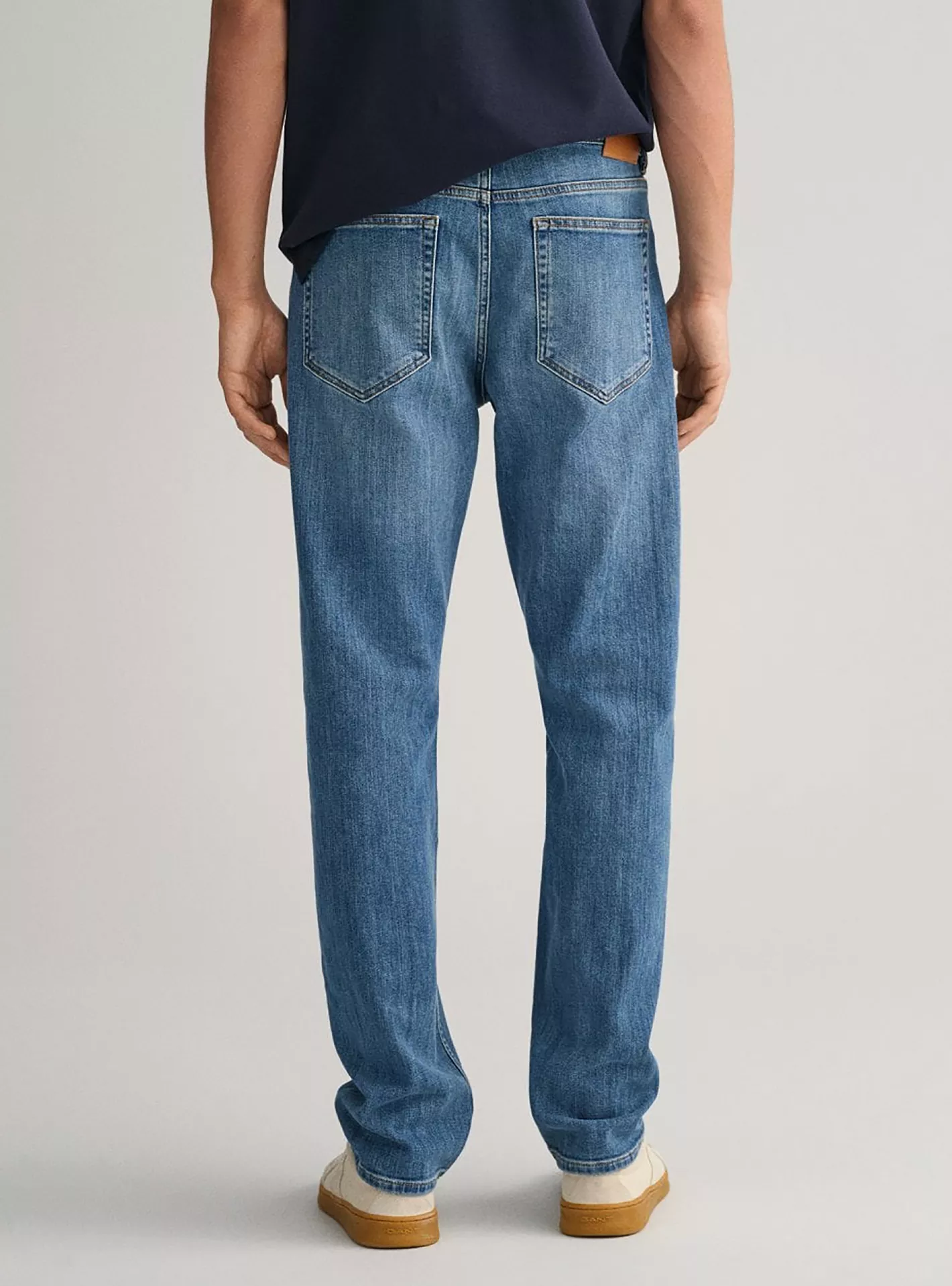 Gant-Straight-Fit-Mid-Rise-blue-2