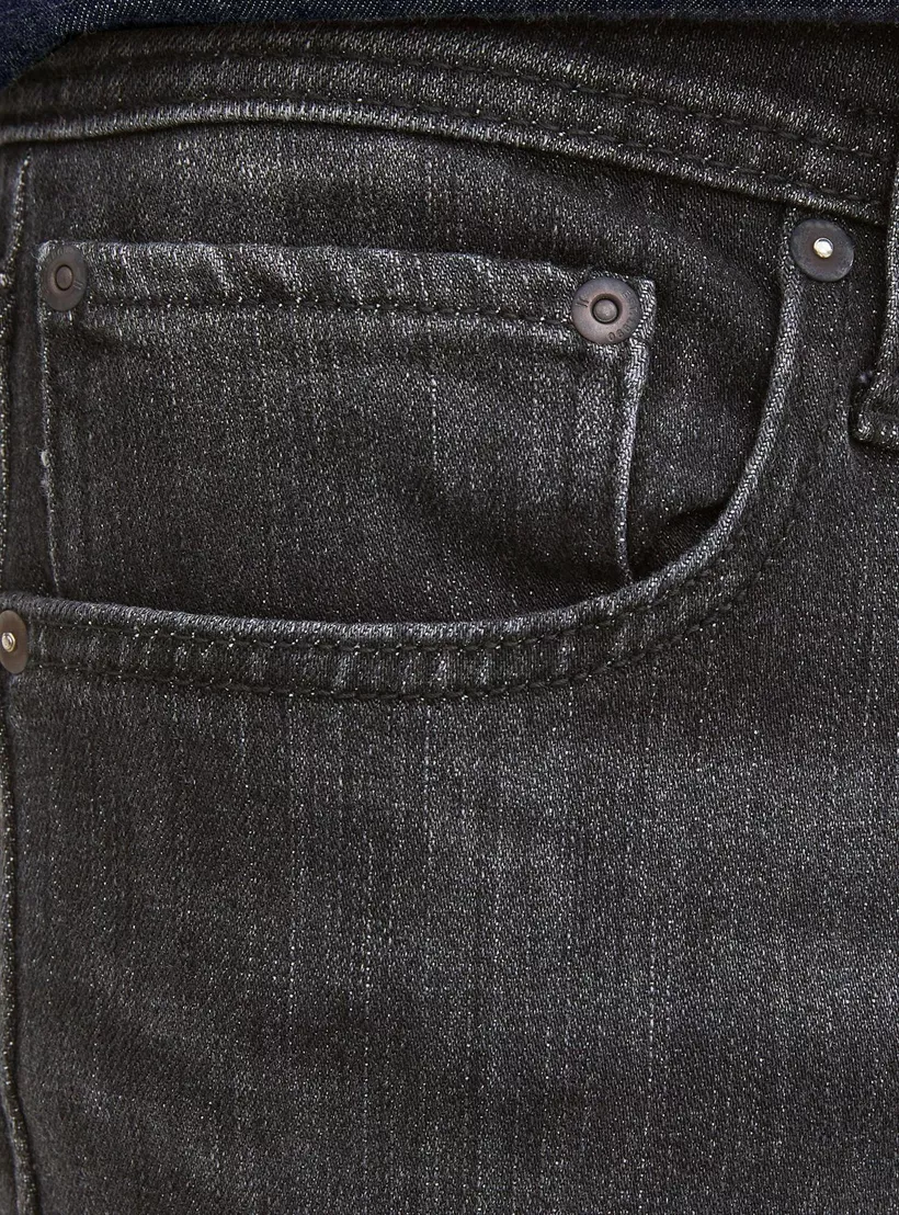 Jack-&-Jones-Tapered-black-2