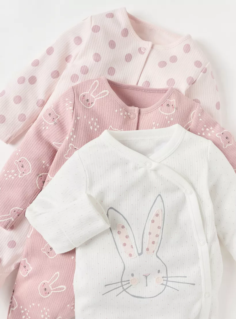 Rabit-print-on-sleepsuit-4