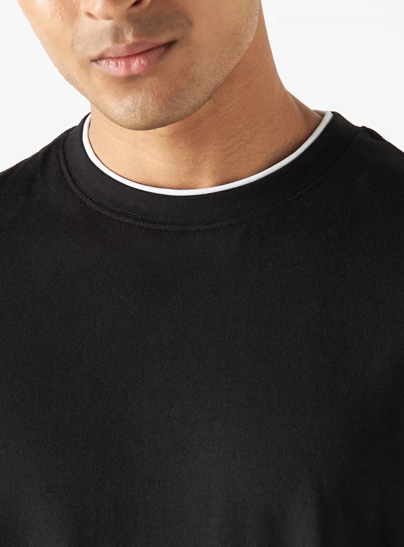 Solid-T-shirt-with-Round-Neck-black-3