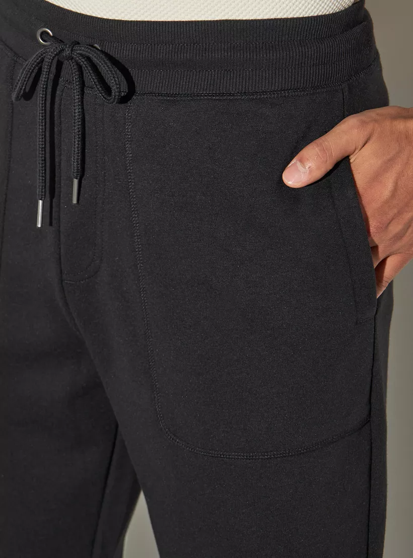 black-solid-joggers-with-drawstring-4