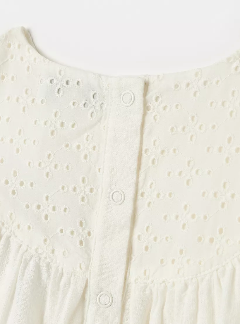 cap-sleeves-and-snaps-button-4