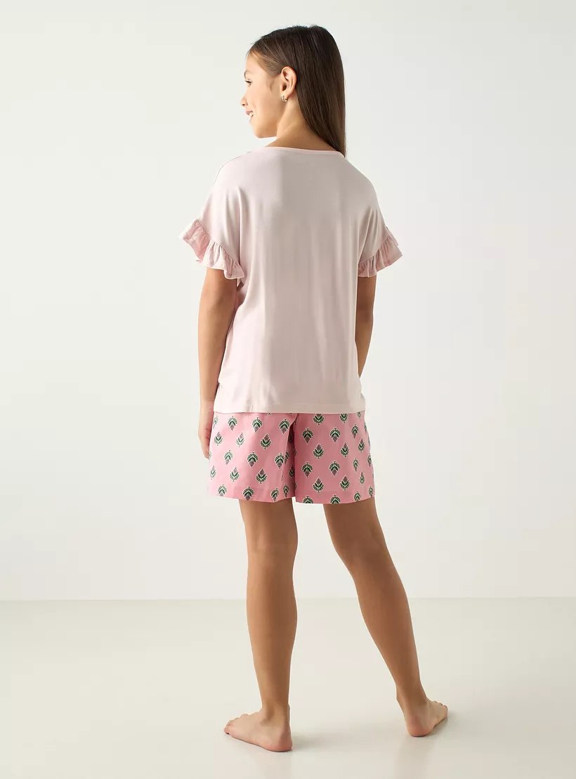 girl-pink-shirt-and-short-4