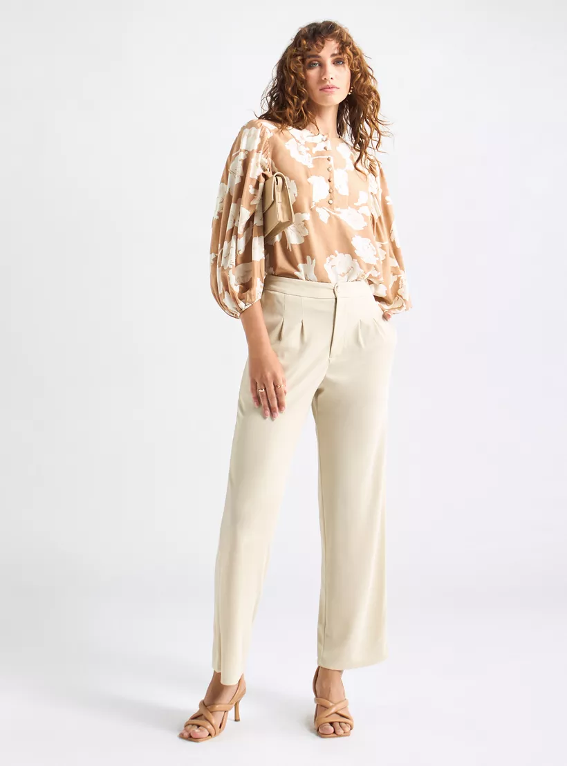 All-Over Floral Print Crew brown-2