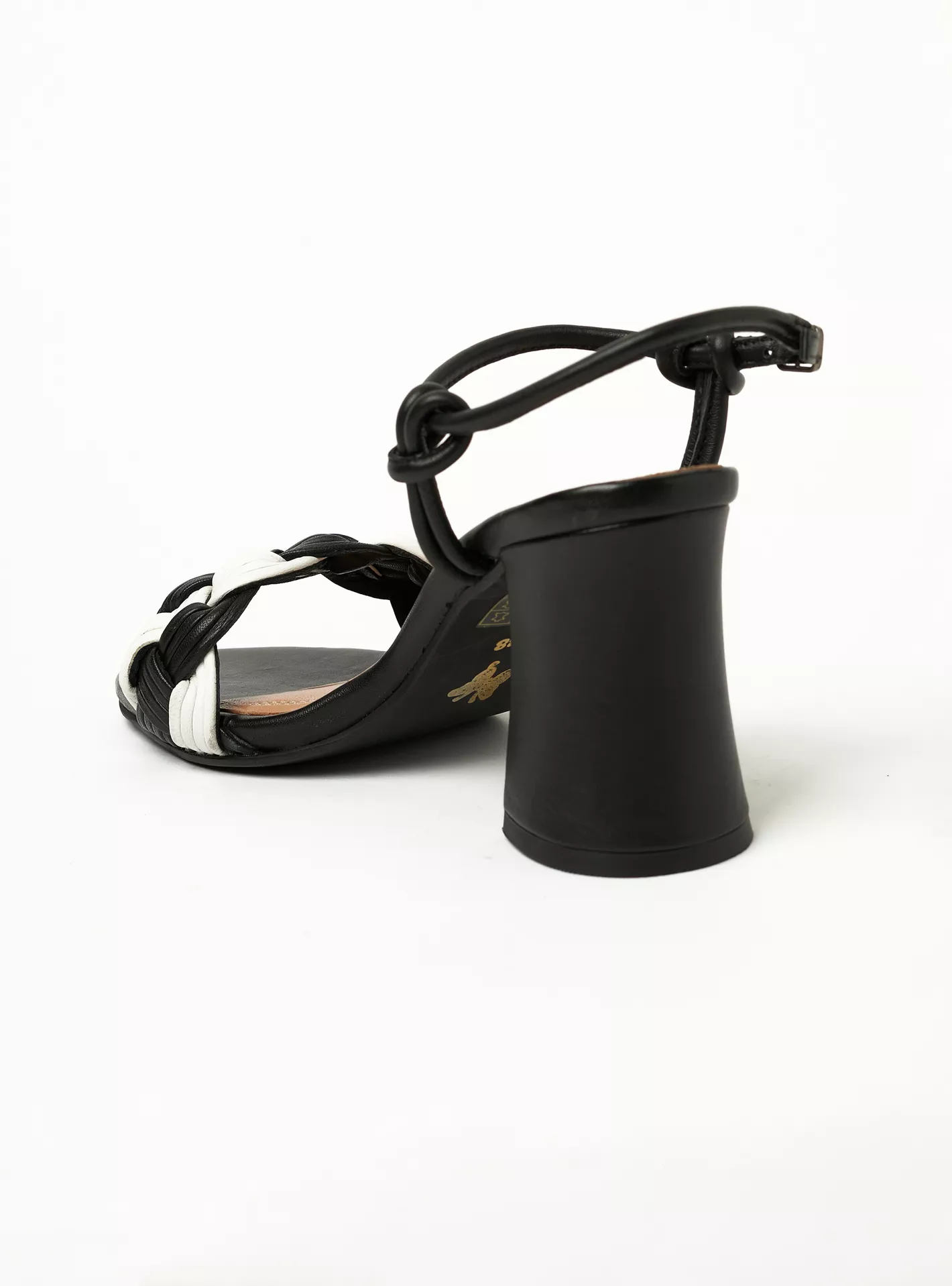 Y.SO-Women's-Buckle-black-2