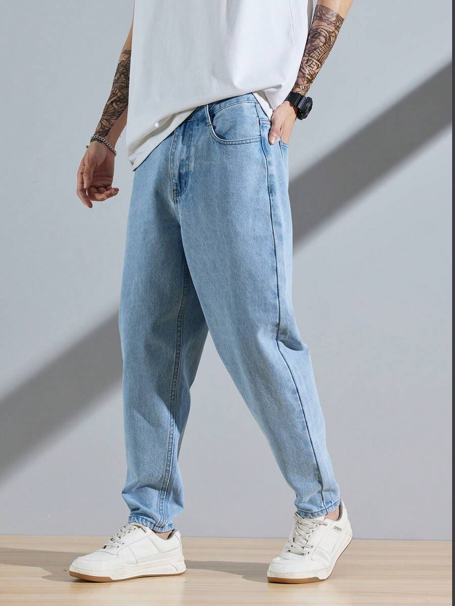 Manfinity Hypemode Men Slant Pocket Carrot Jeans, Plain Long Washed -3