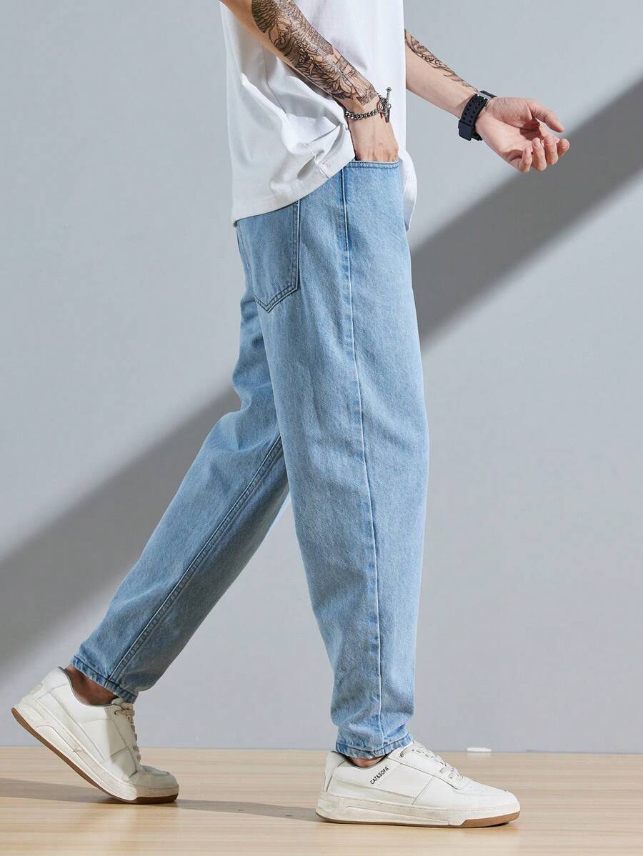 Manfinity Hypemode Men Slant Pocket Carrot Jeans, Plain Long Washed -4