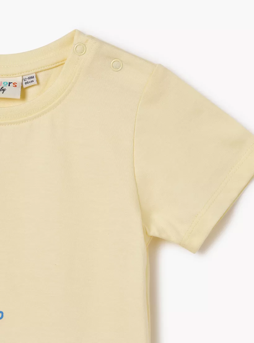 Juniors Graphic Print T-shirt with Button Closure-3