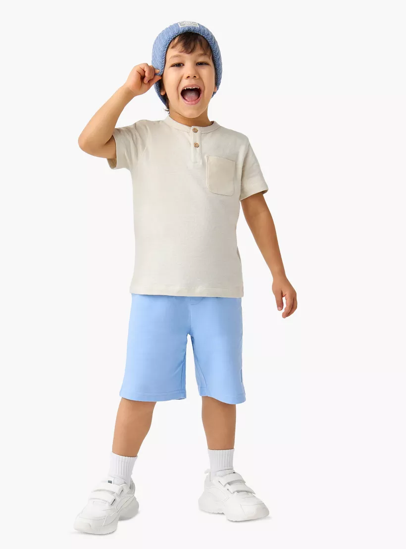 Juniors Solid Henley Neck T-shirt with Short Sleeves and Pocket crem-2