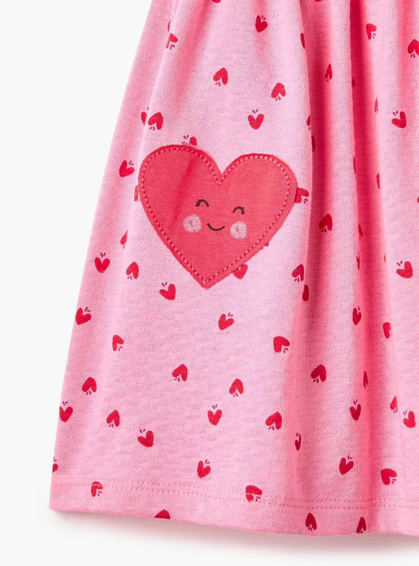 Juniors All-Over Heart Print A-line Dress with Round Neck and Flutter Sleeves-4