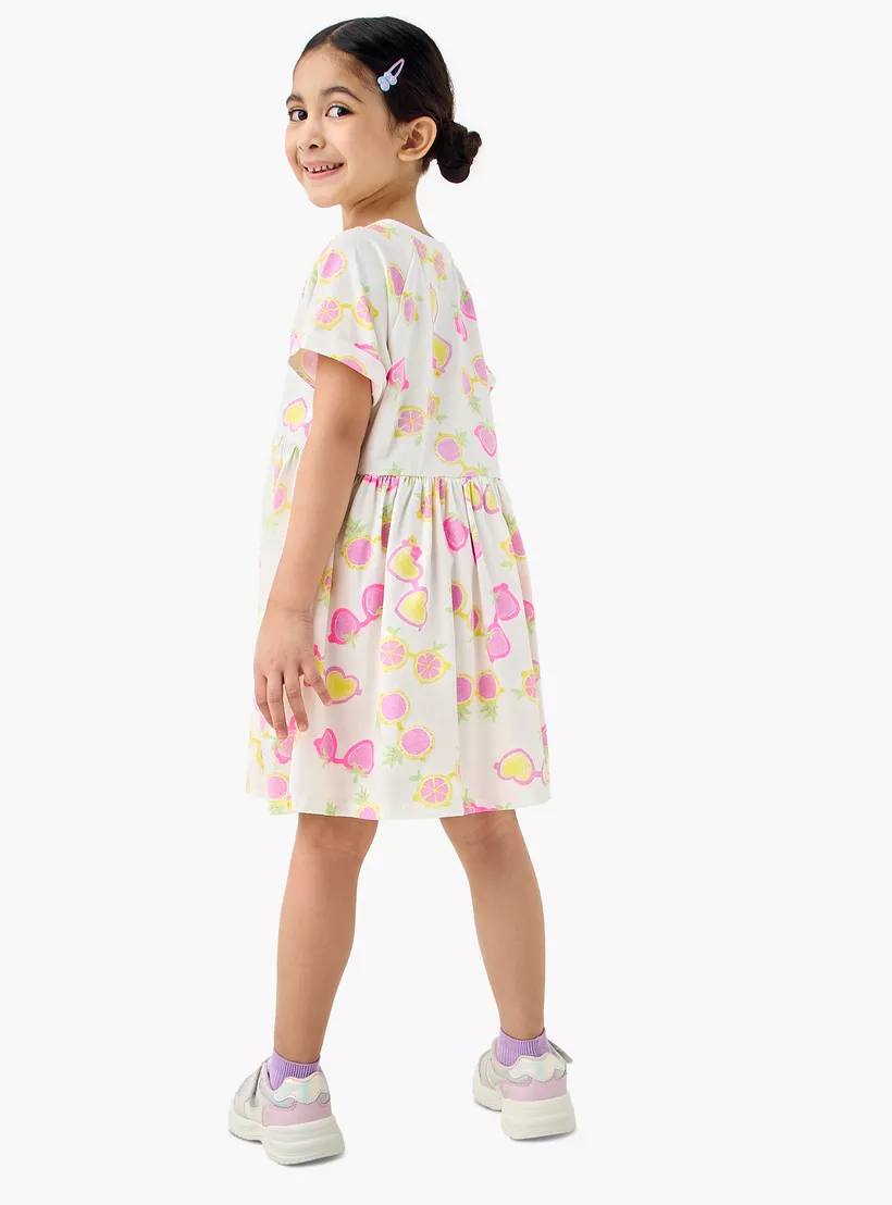 Juniors All-Over Print Dress with Short Sleeves3