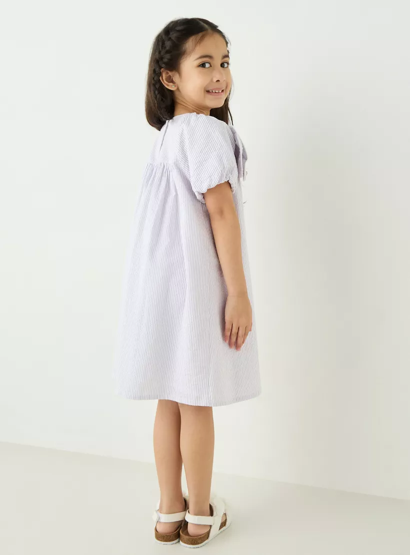 Juniors Striped A-line Dress with Short Sleeves and Bow Detail-3