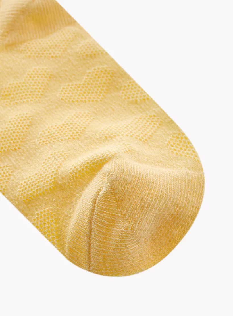 Juniors Textured Socks with Scallop Hem - Set of 3-4