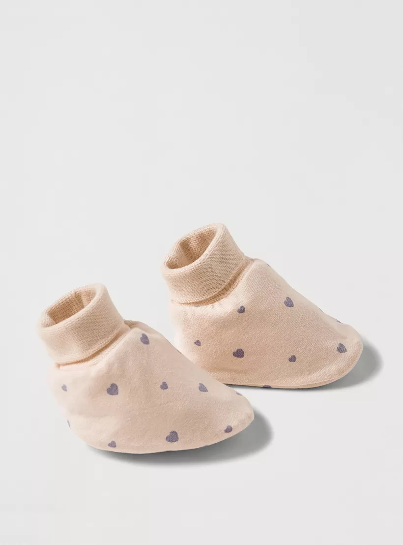 Juniors All-Over Heart Print Booties-3