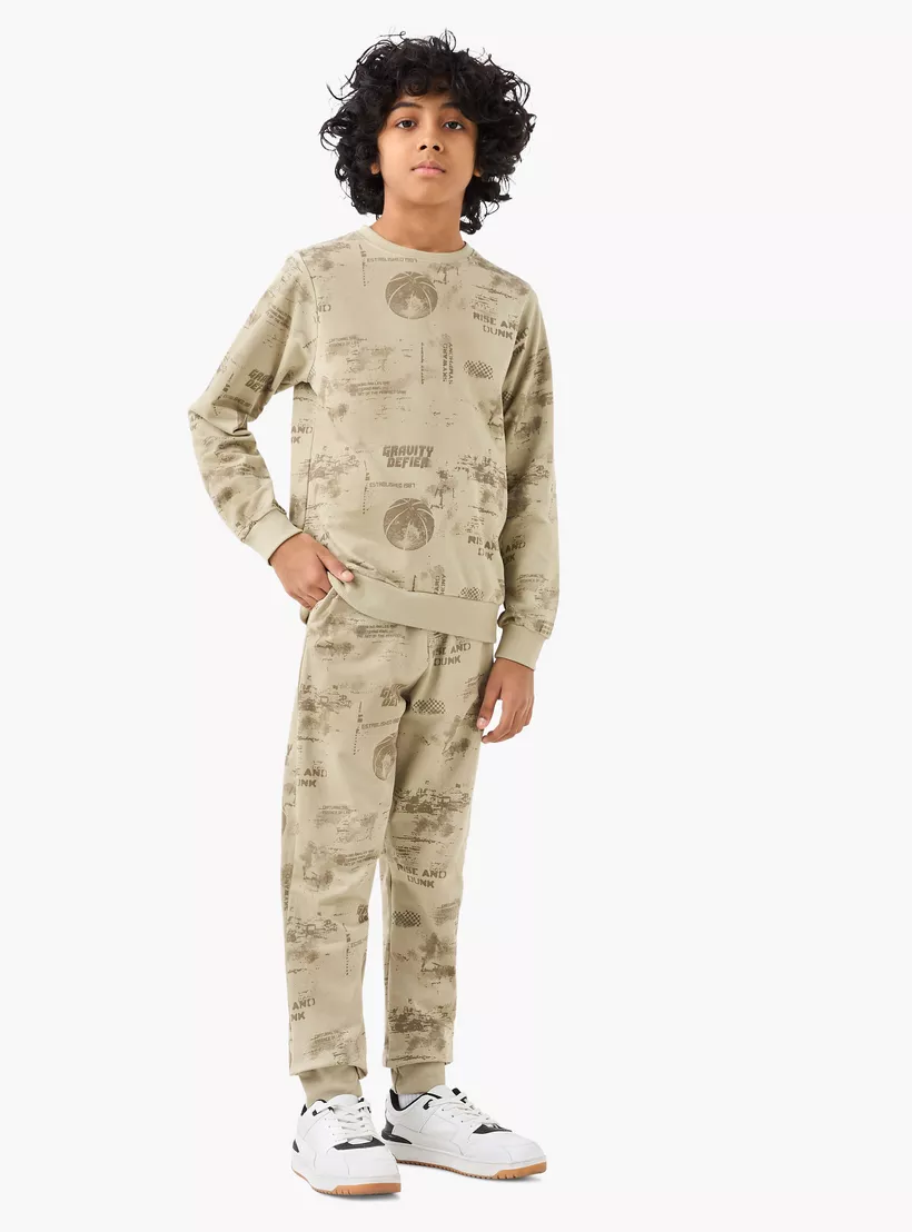 Juniors Graphic Print Sweatshirt with Long Sleeves2