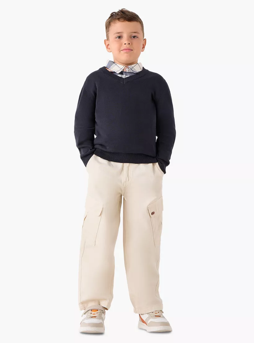 Juniors Solid Sweater with V-neck and Long Sleeves-2