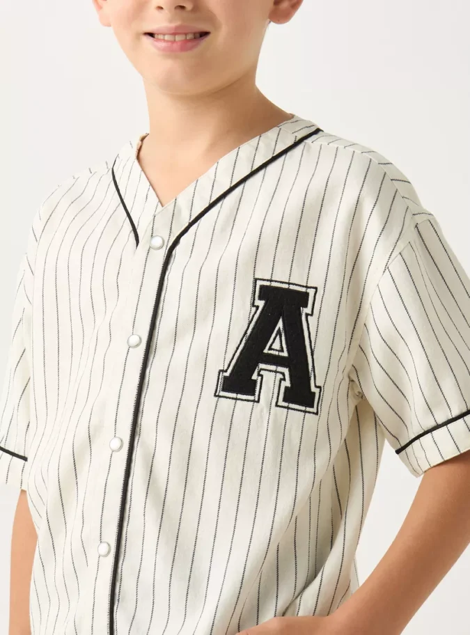 Juniors Striped V-neck Shirt with Short Sleeves-4