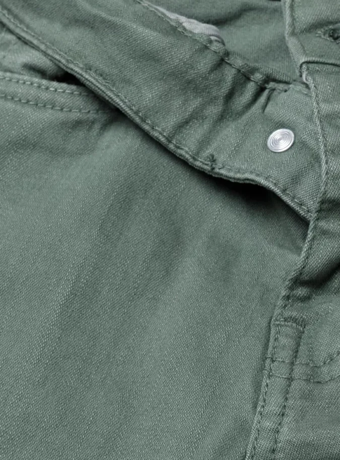 Solid Comfort Fit Dyed Jeans-4