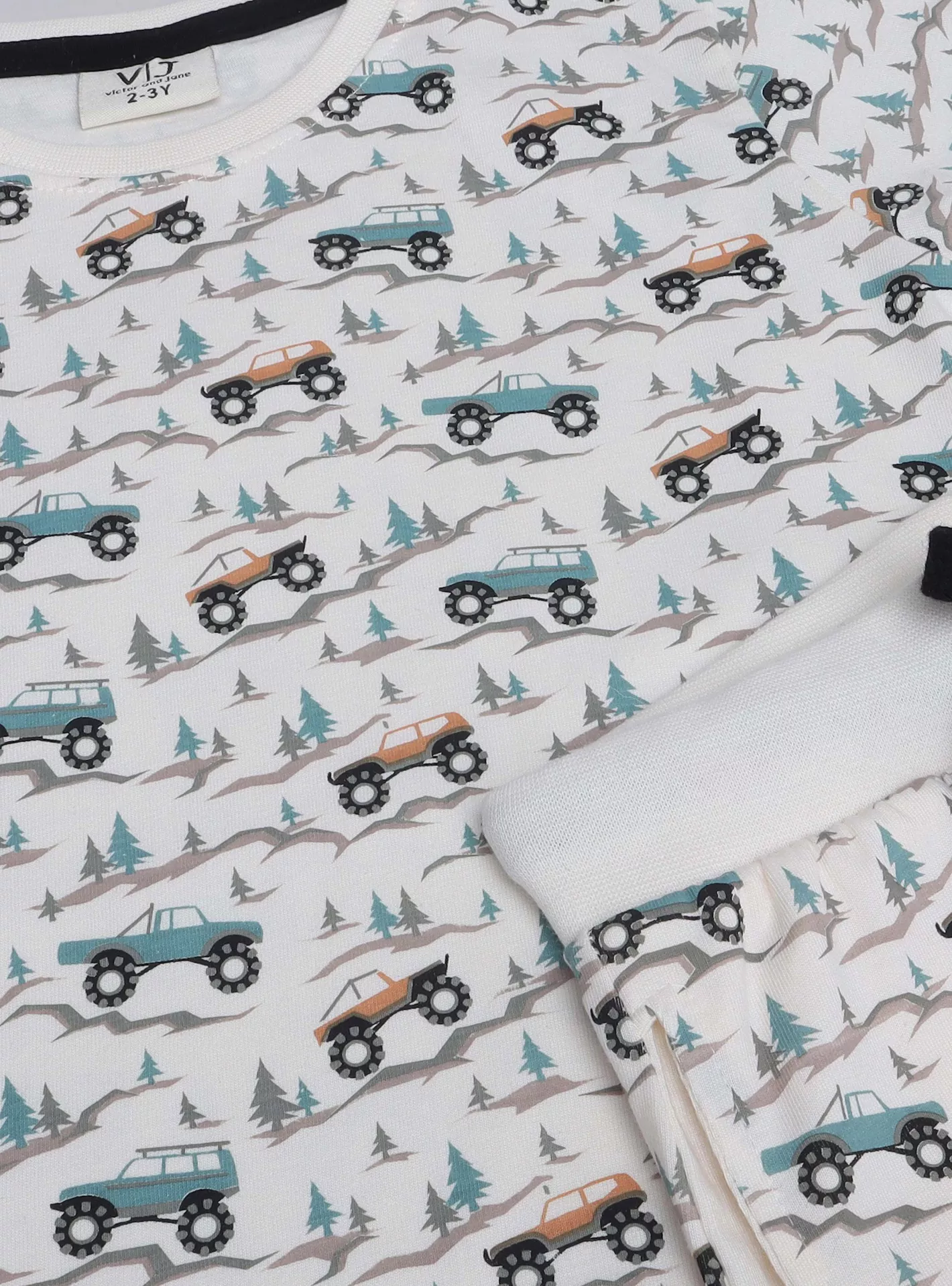 Victor and Jane 2-Piece Printed Short Sleeves T-Shirt with Joggers -3