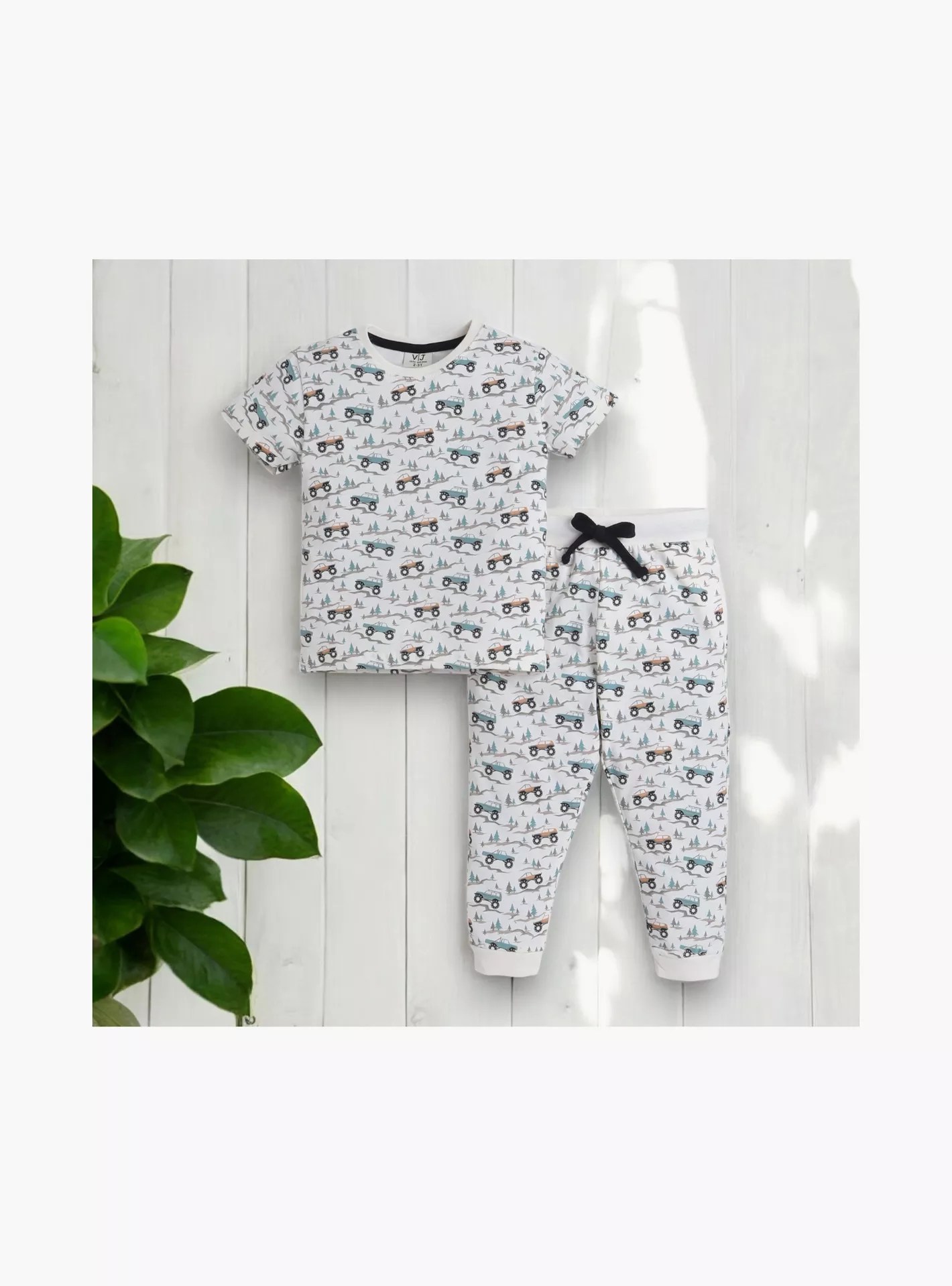 Victor and Jane 2-Piece Printed Short Sleeves T-Shirt with Joggers -4