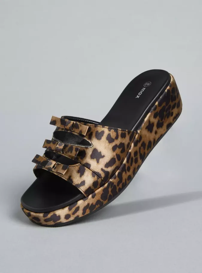 Bow Accent Slip-On Flatform Sandals-1