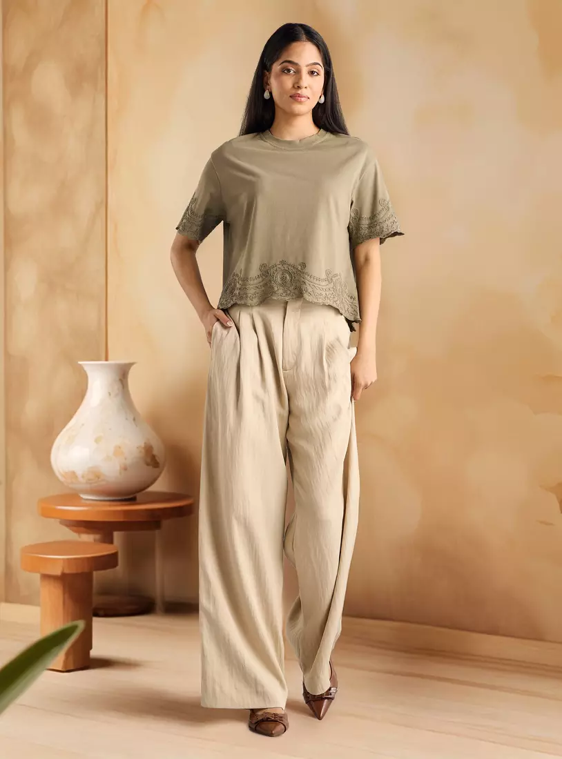 Embroidered Scallop Hem Boxy T-shirt-4