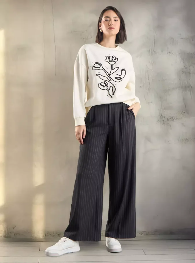 Floral Applique Sweatshirt-4