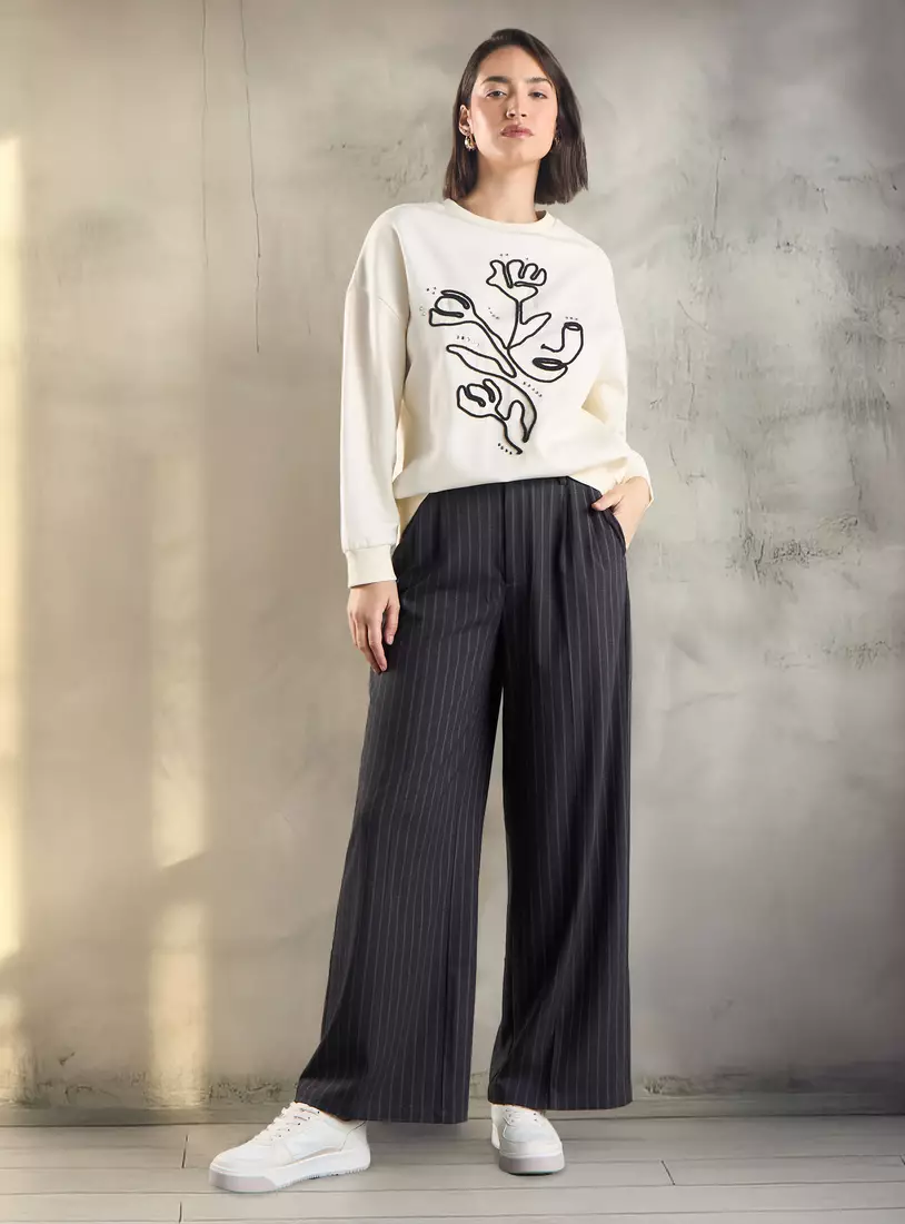 Floral Applique Sweatshirt-4