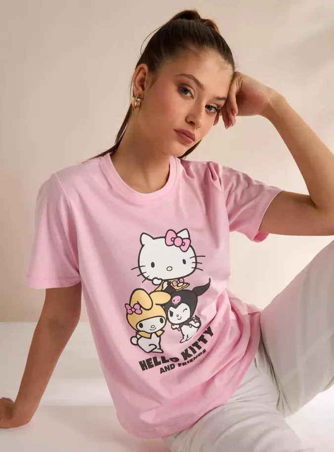 Hello Kitty and Friends Print T-shirt-1