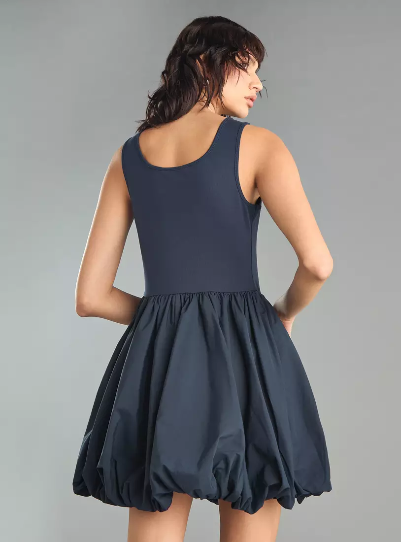 Plain Sleeveless Balloon Dress-2