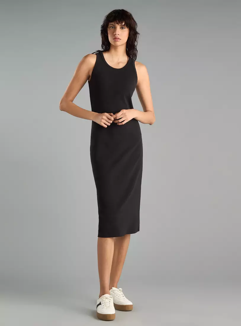 Textured Sleeveless Midi Dress-4