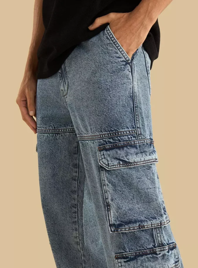 Loose Fit Cargo Jeans-3