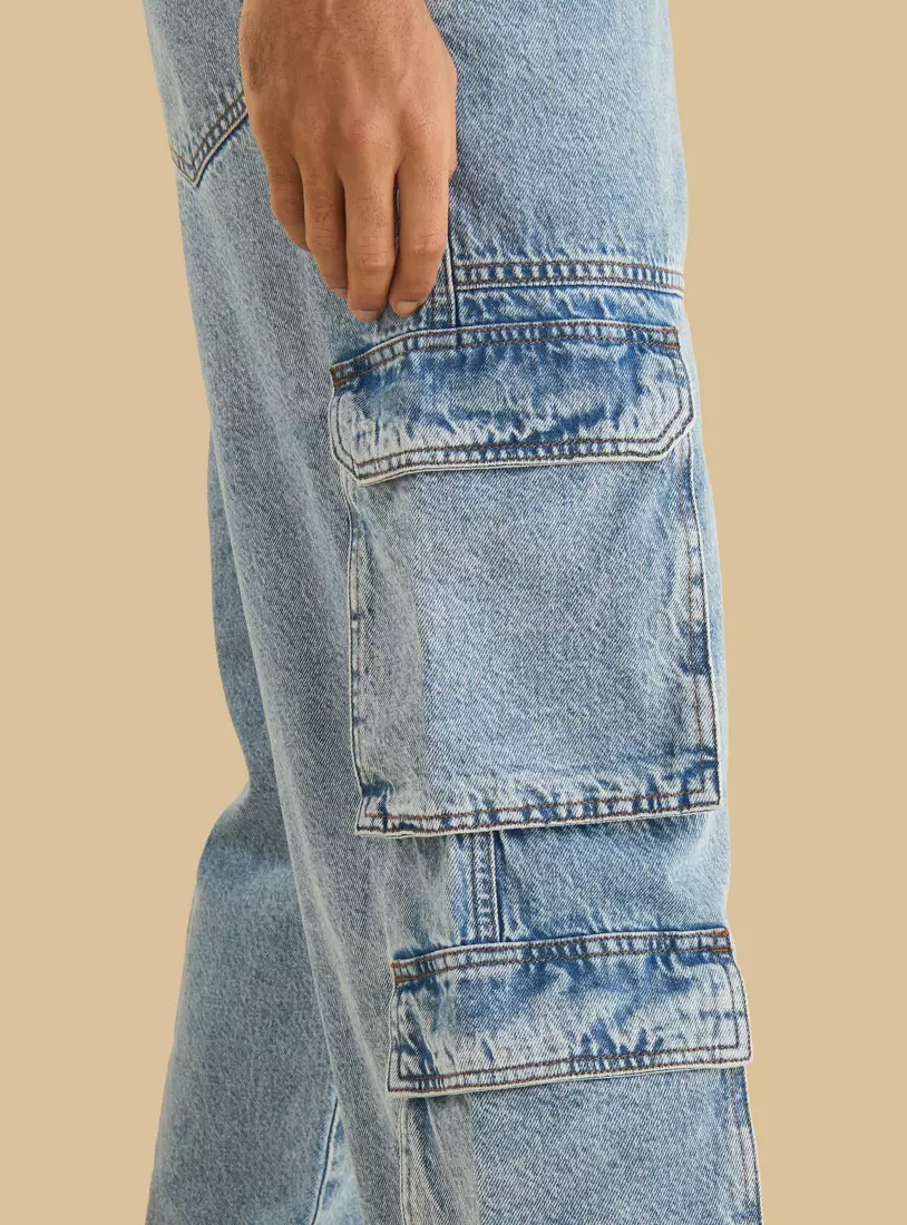 Loose Fit Cargo Jeans-3