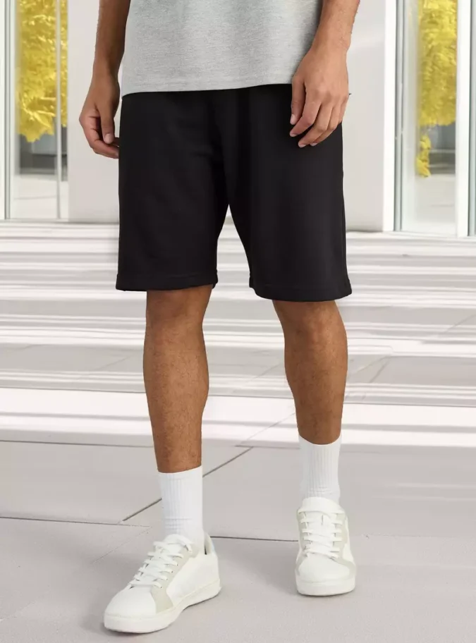 Plain Anti-Pilling Shorts with Pockets and Drawstring Closure-1