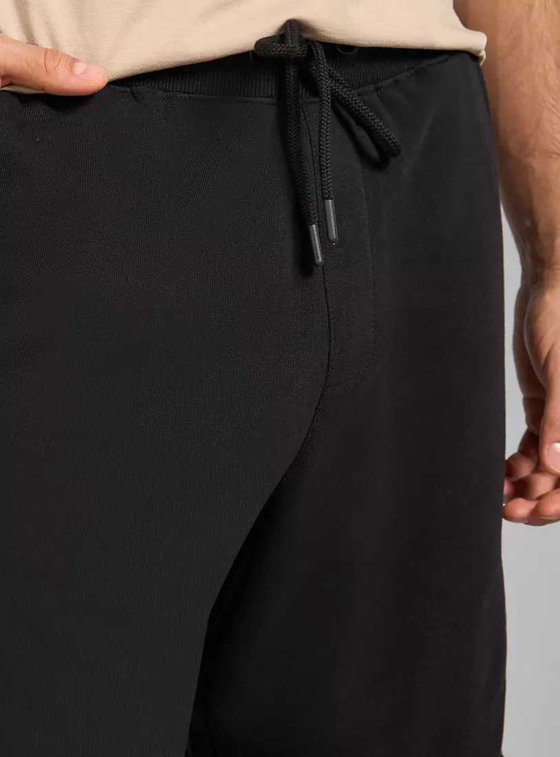 Plain Anti-Pilling Shorts with Pockets and Drawstring Closure-3