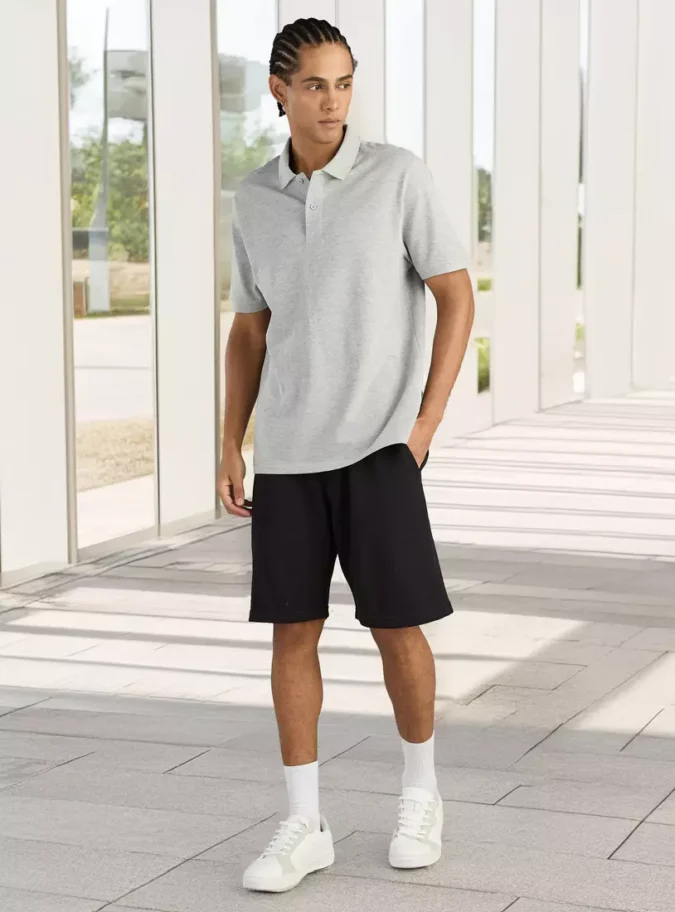 Plain Anti-Pilling Shorts with Pockets and Drawstring Closure-4