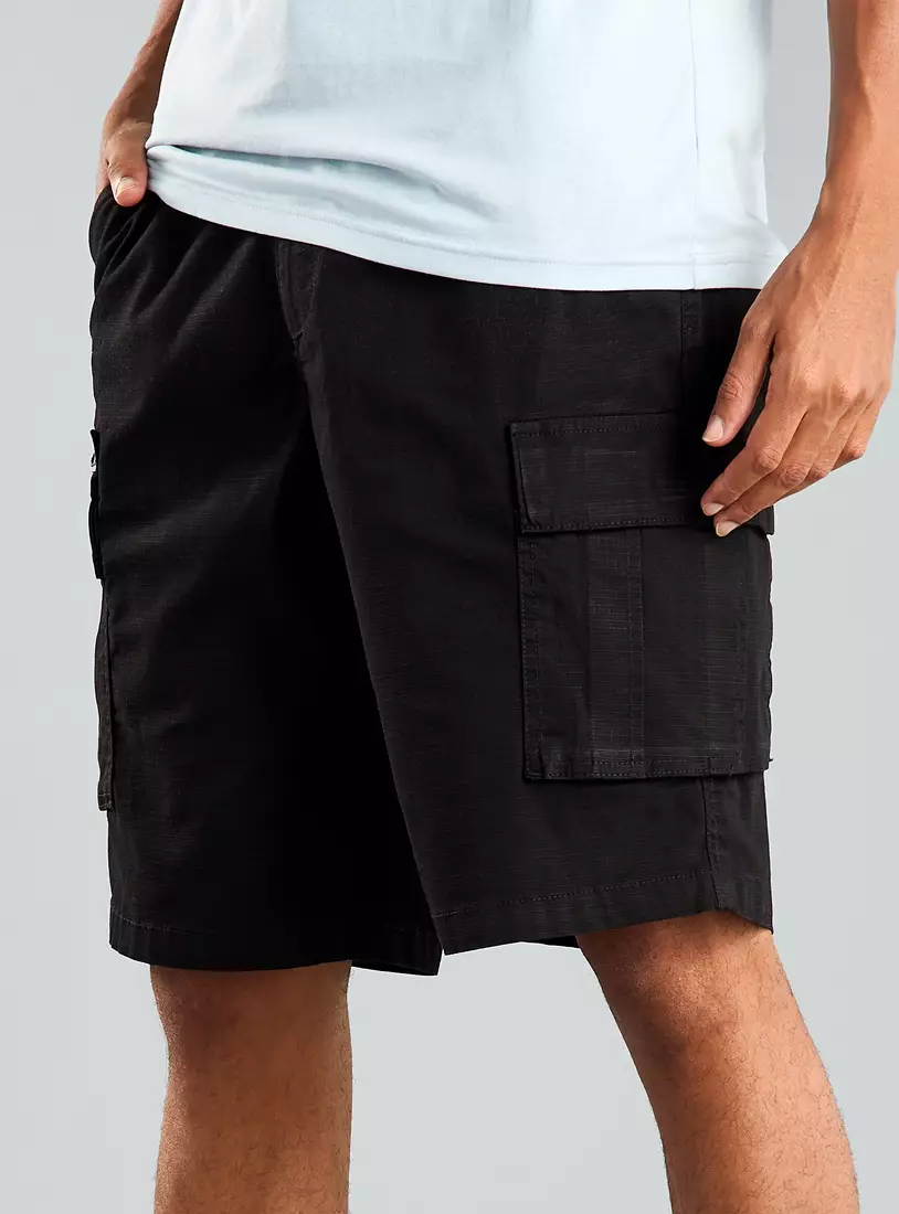 Textured Cargo Shorts4