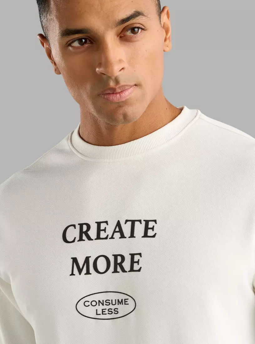 Typographic Print Sweatshirt3