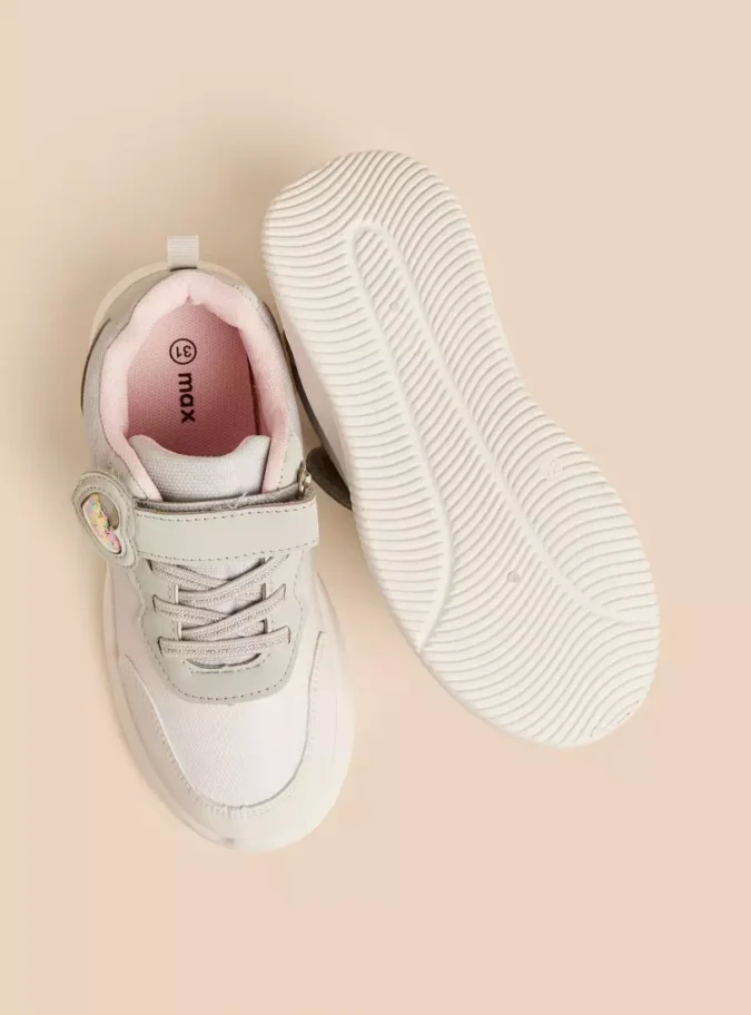 Heart Accent Sports Shoes with Hook and Loop Closure4